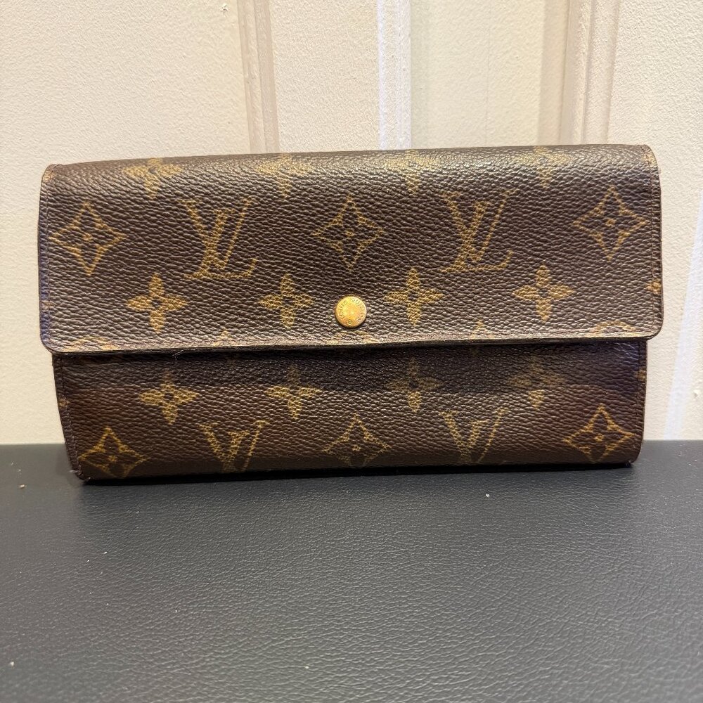 Louis Vuitton Monogram Portefeuille Sara Long Wallet Bifold COA Incl. - Picture 1 of 13